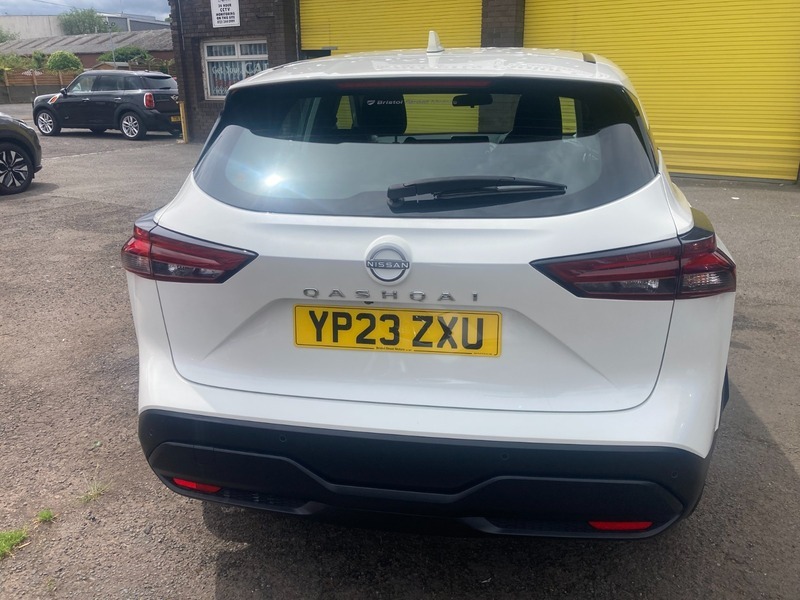 Nissan Qashqai 1.3 Dig-t Mhev Acenta YP23ZXU White #6