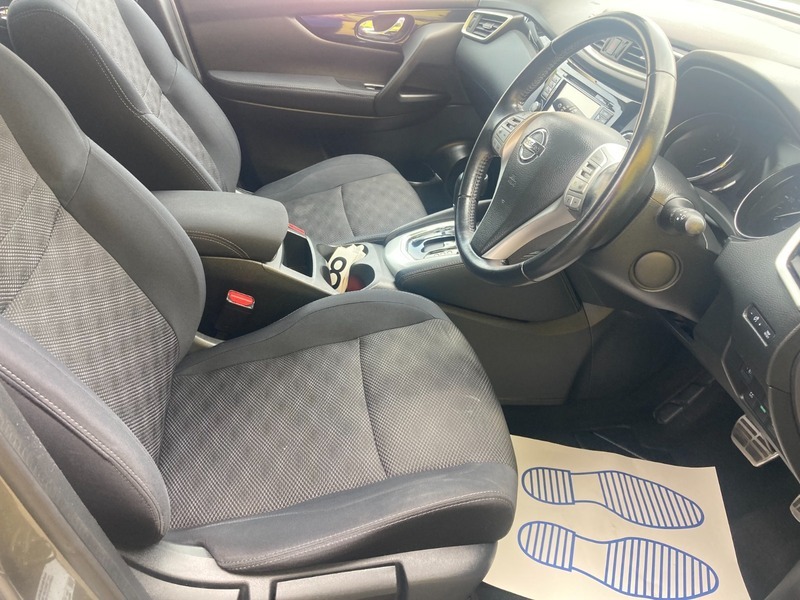 Nissan  Dig-t Acenta Suv Red #10