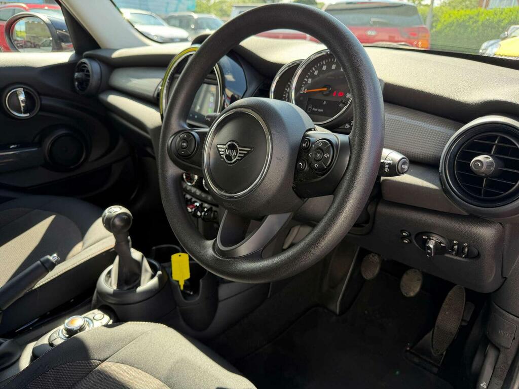 Mini Hatch 1.5 Cooper Classic Euro 6 Ss Red #3