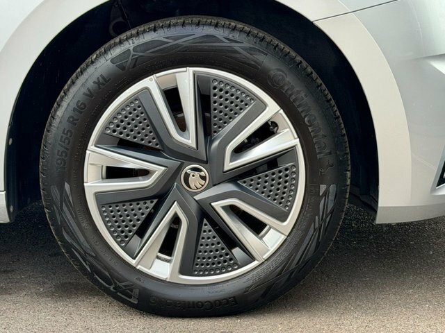 Skoda Fabia 1L Se Comfort White #10
