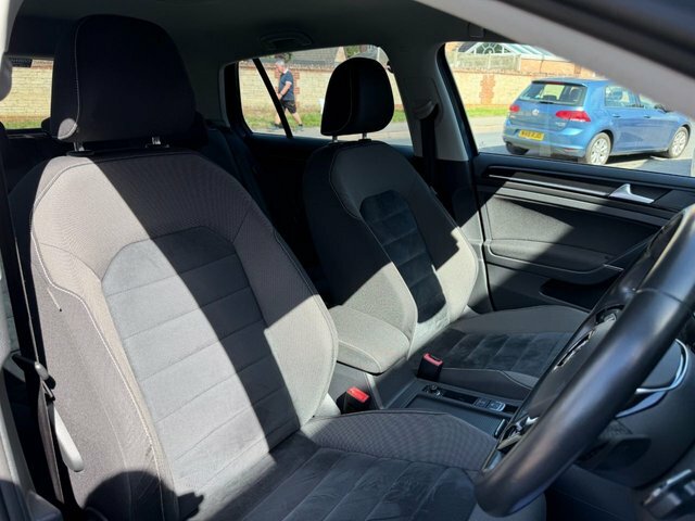 Volkswagen Golf 1.4 Tsi Bluemotion Tech Act Gt Hatchback Petro Black #19