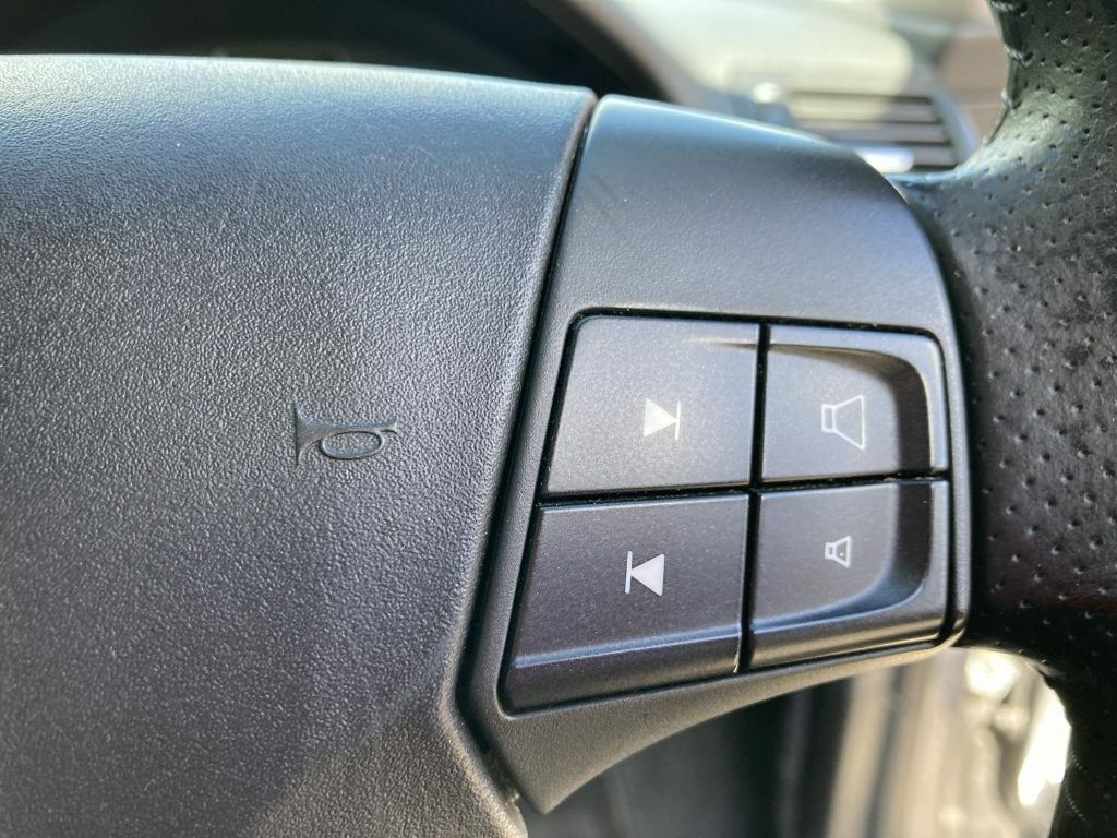 Volvo V50 R-design Sportswagen 2.0-D-136bhp 6 Speed E  #6