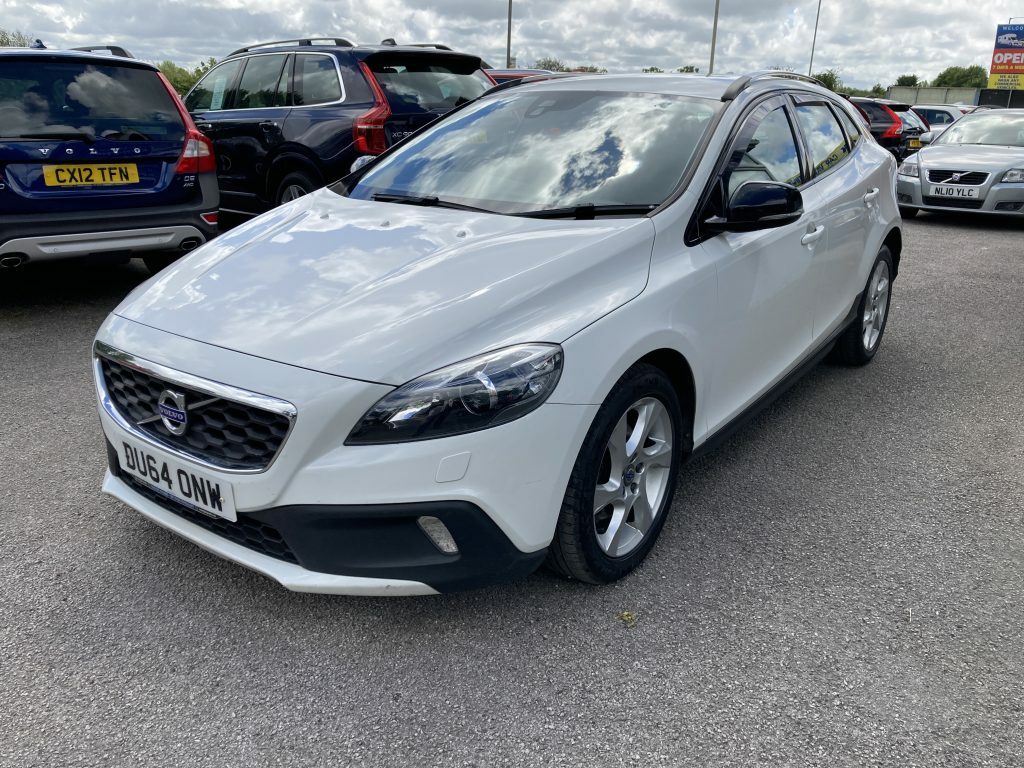 Volvo V40 Cross Country Lux Nav 1.6-D2-115 6 Speed Hatchback Du64 O #2