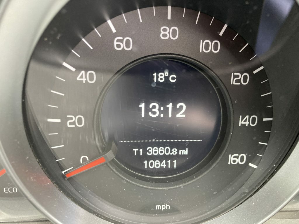 Volvo V40 Cross Country Lux Nav 1.6-D2-115 6 Speed Hatchback Du64 O #3