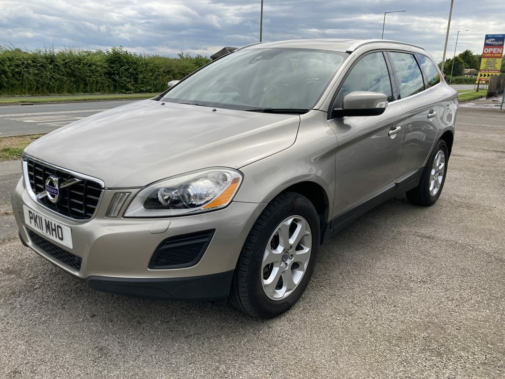 Volvo XC60 Se Lux 2.4-D5-205bhp Awd Geartronic Pk11 Mho  #2