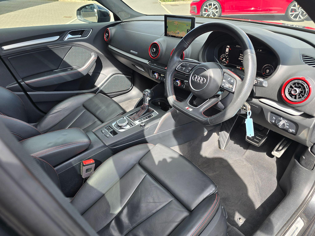 Audi S3 2.0 Tfsi Black Edition Sportback S Tronic Quattro FD19KKL Grey #4