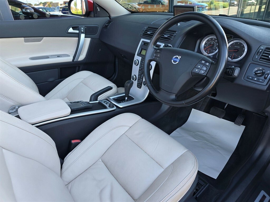 Volvo C70 2.5 T5 Se Lux Solstice Geartronic Euro 5 Red #5