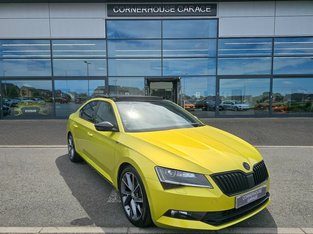 Skoda Superb Hatchback Green