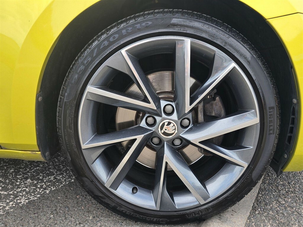 Skoda Superb 2.0 Tdi Cr Se Technology Dsg 7 Speed Black #11