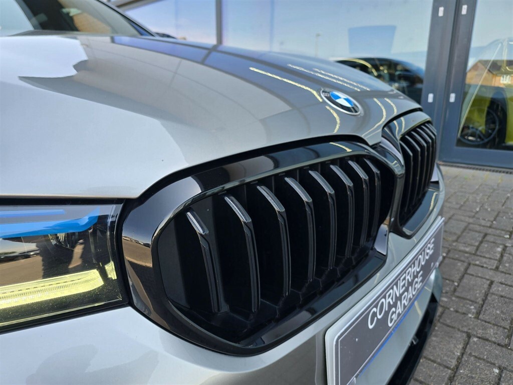 BMW 5 Series 530D M Sport Blue #40