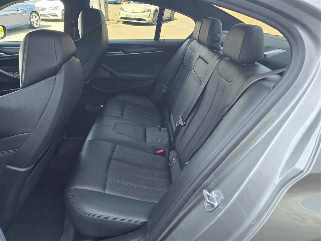 BMW 5 Series 530D M Sport Blue #19