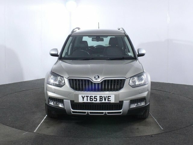 Skoda Yeti 1.2 Tsi Se L Outdoor Dsg Euro 6 Ss YT65BVE Beige #2