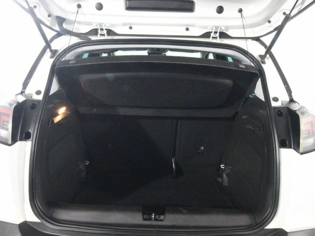 Vauxhall Crossland Sri Nav White #37