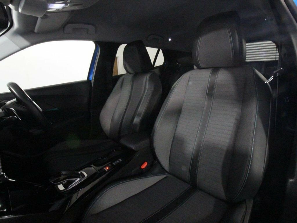 Peugeot 2008 Gt Premium White #30