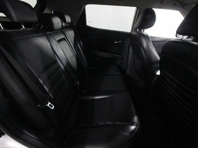 SsangYong Tivoli Hatchback Red #16