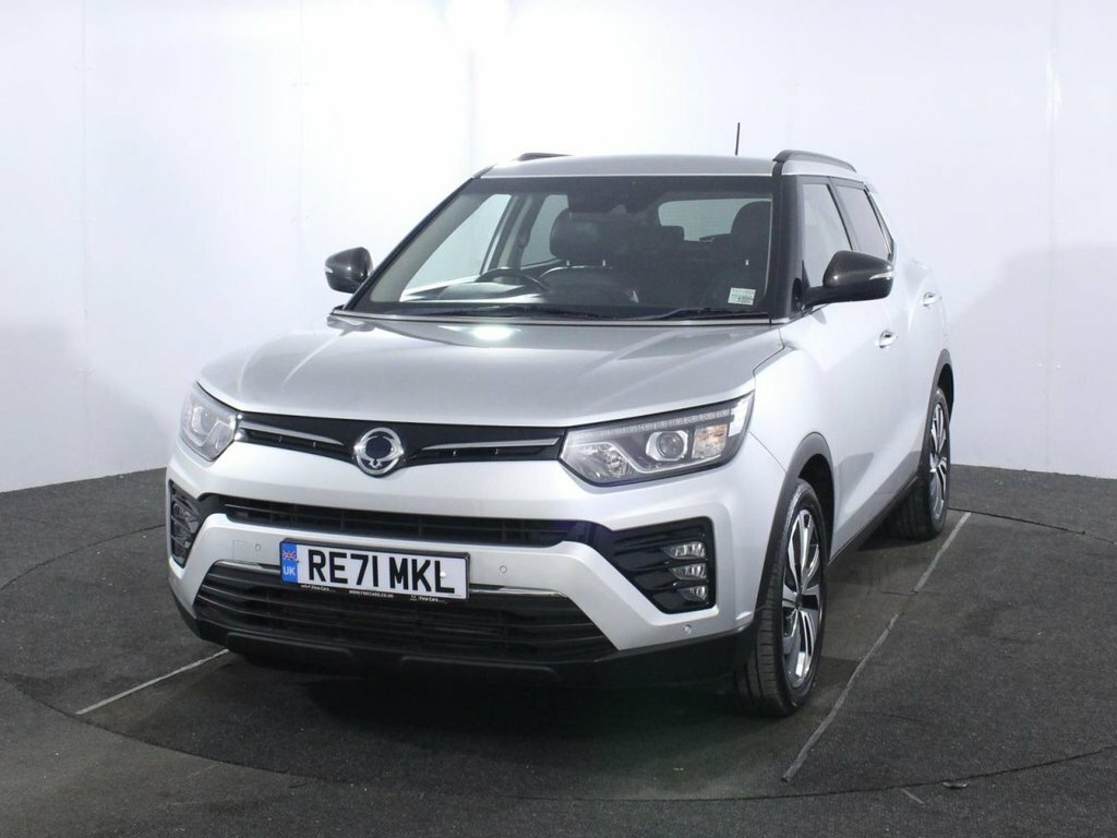 SsangYong Tivoli Hatchback Red #22