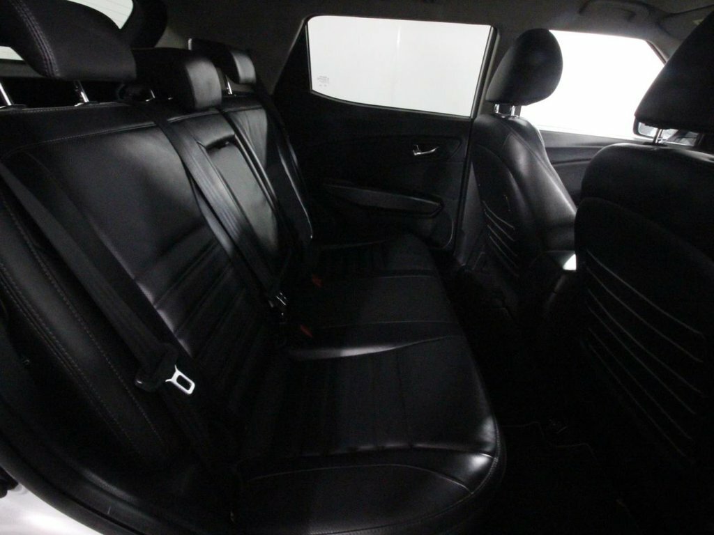 SsangYong Tivoli Hatchback Red #35