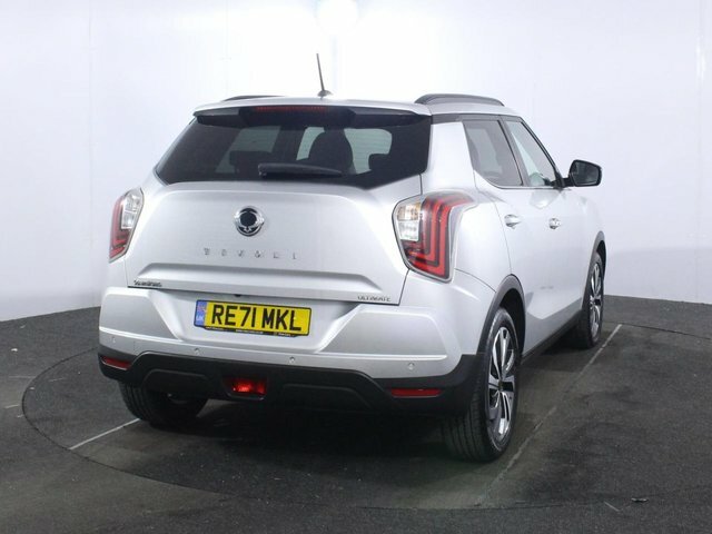 SsangYong Tivoli Hatchback Red #7