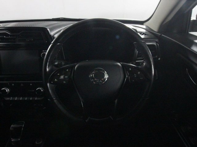 SsangYong Tivoli Hatchback Red #14