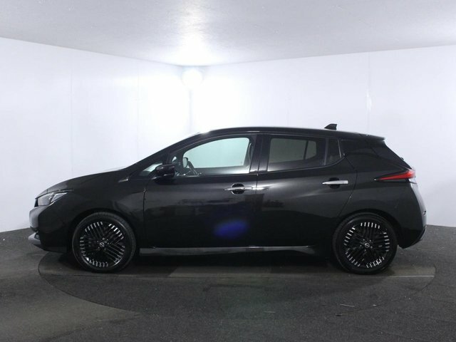 Nissan Leaf 39Kwh N-connecta Hatchback 150 WP22FOV Black #4