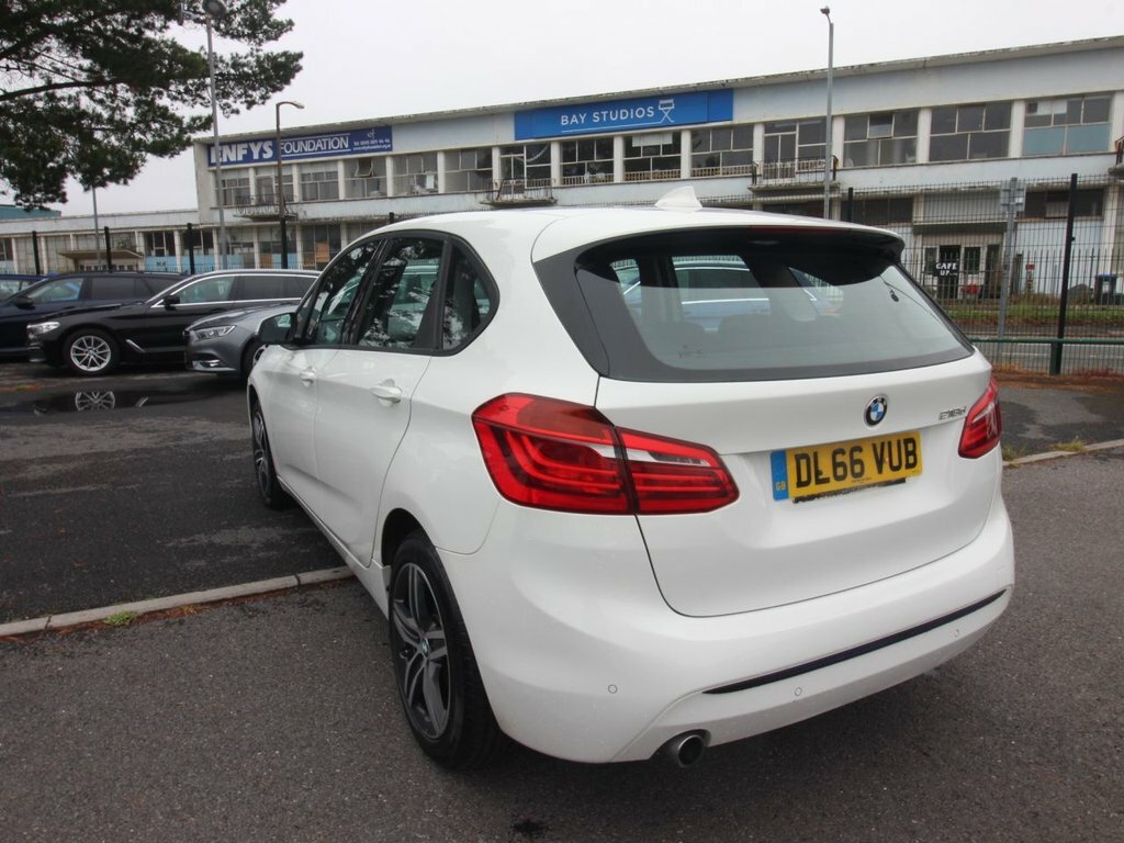 BMW 2 Series Active Tourer 220D Sport Active Tourer 190 Bhp Sat Nav White #24