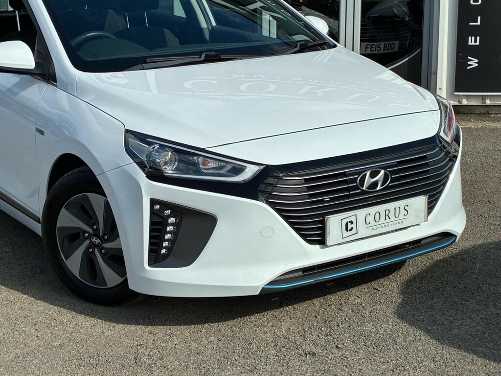 Hyundai Ioniq Hatchback 1.6 H-gdi Premium Dct Euro 6 Ss WP68GME White #6