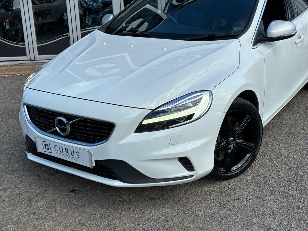 Volvo V40 Hatchback 1.5 T3 Gpf R-design Nav Plus Euro 6 KX68YBB White #3