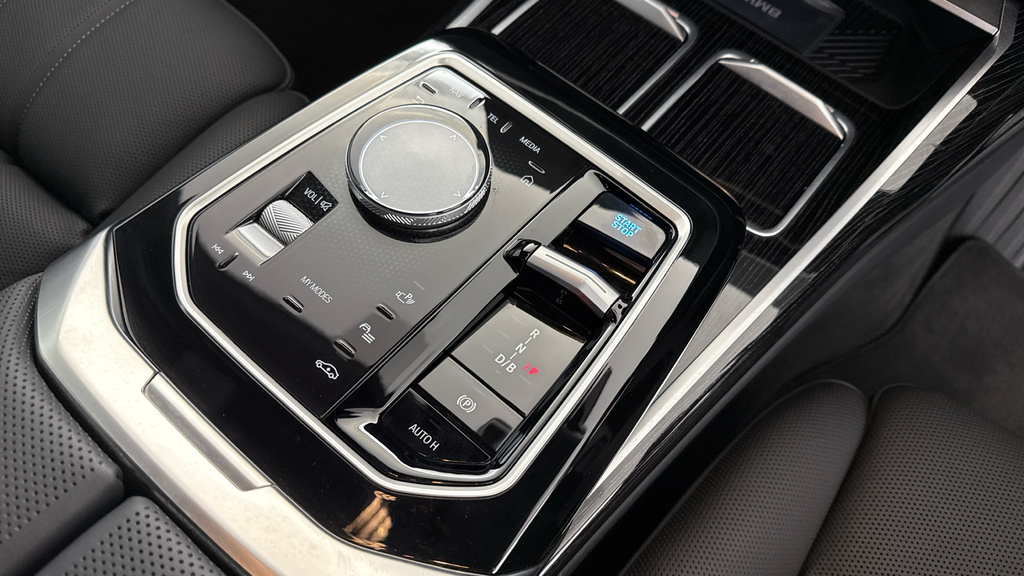BMW i7 50 105.7Kwh Excellence Edrive Grey #10