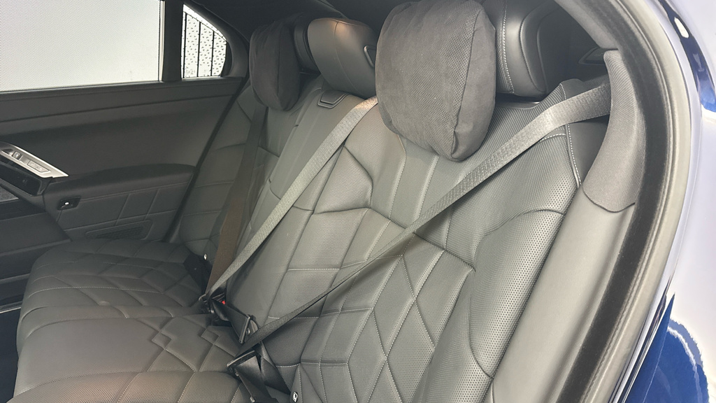 BMW i7 50 105.7Kwh Excellence Edrive Grey #12