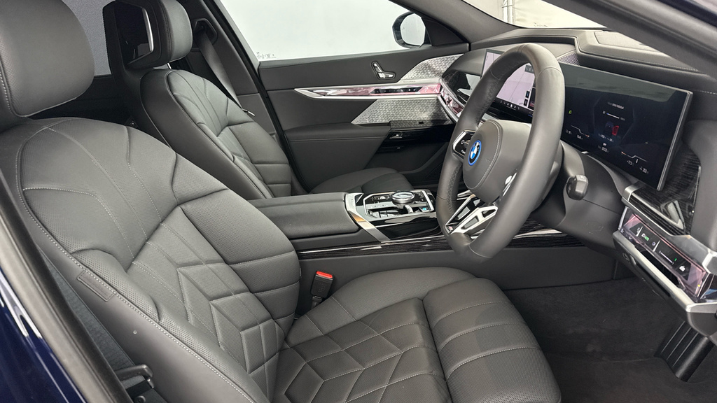 BMW i7 50 105.7Kwh Excellence Edrive Grey #11
