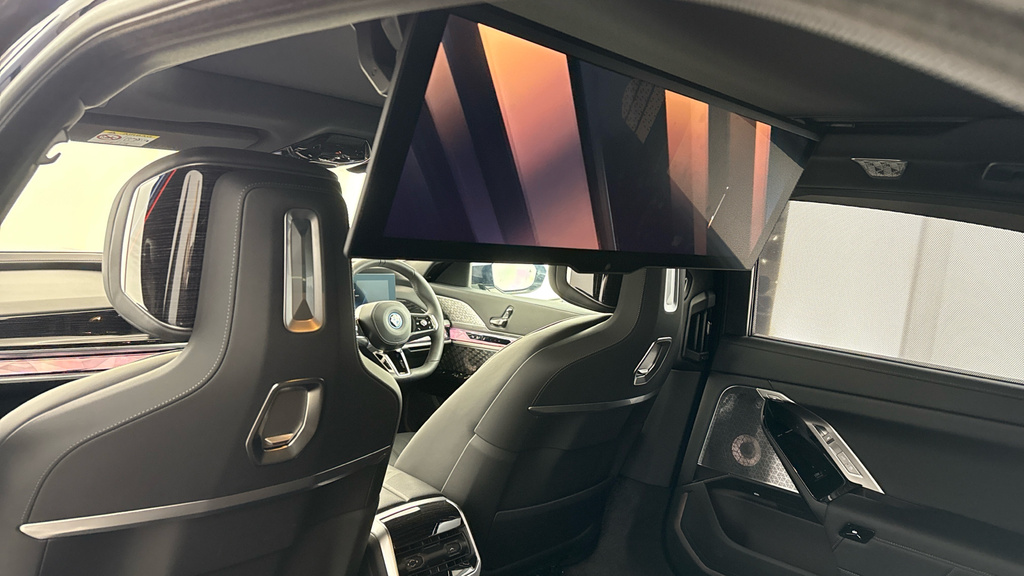 BMW i7 50 105.7Kwh Excellence Edrive Grey #21
