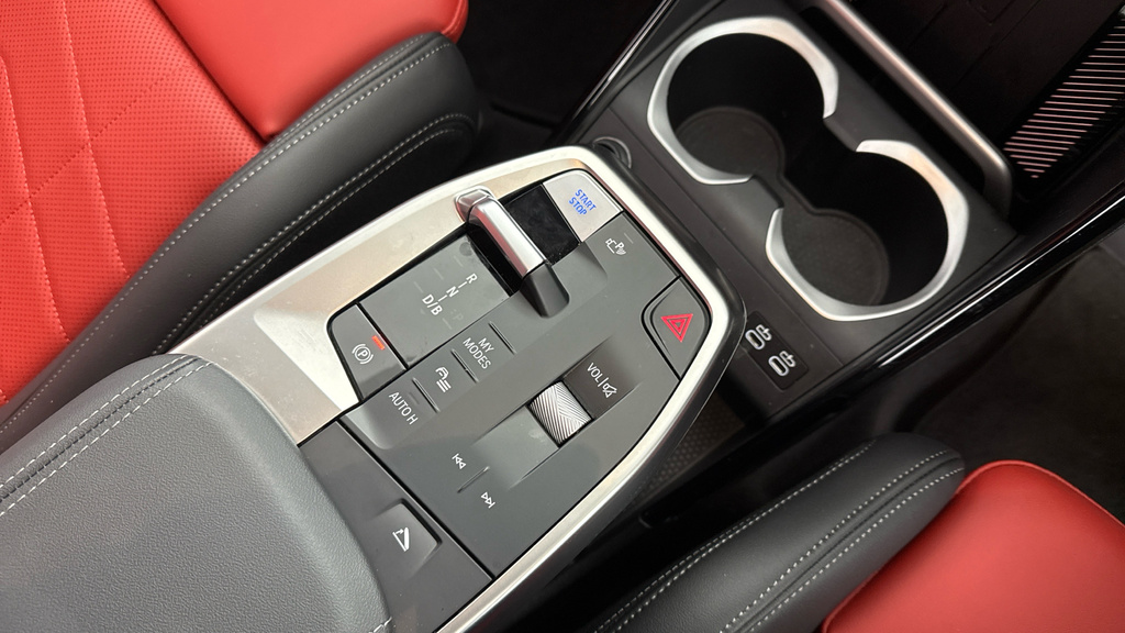 BMW iX1 150Kw Edrive20 M Sport 65Kwh Black #10