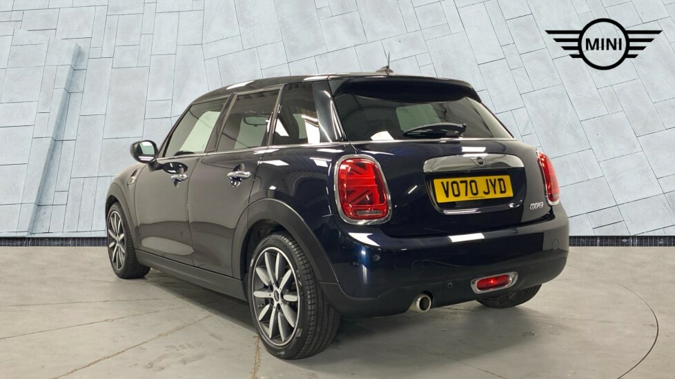 Mini Hatch 5-Door Hatch Cooper Exclusive VO70JYD Black #2