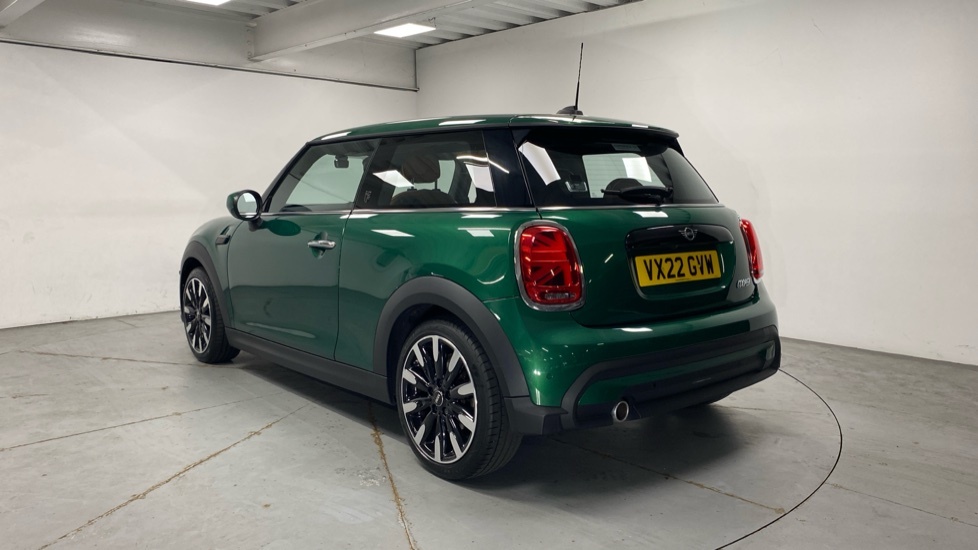 Mini Hatch 3-Door Hatch Cooper Exclusive VX22GVW Green #2