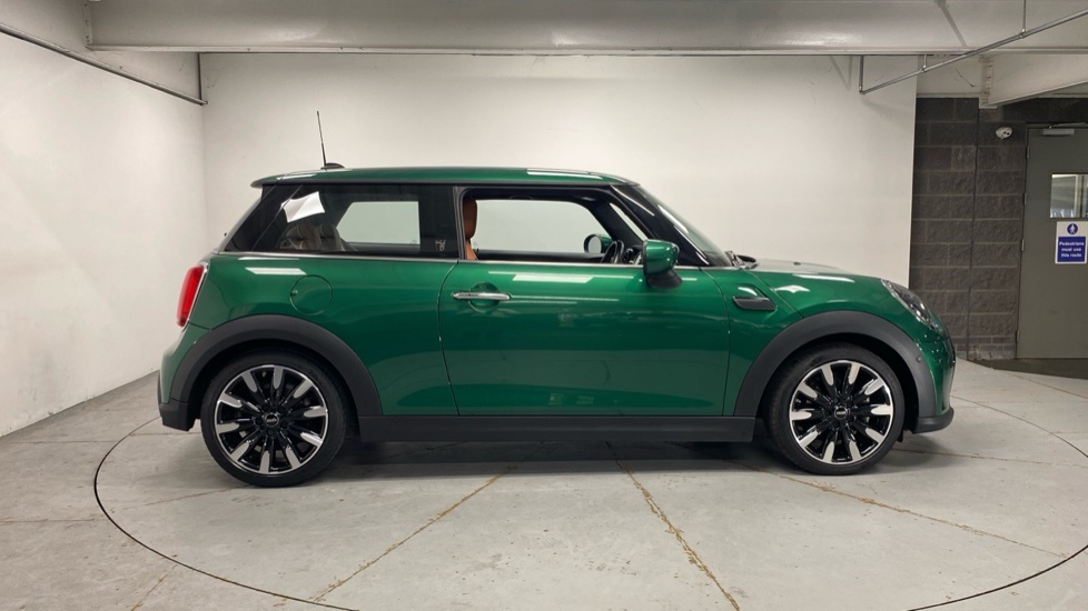 Mini Hatch 3-Door Hatch Cooper Exclusive VX22GVW Green #3