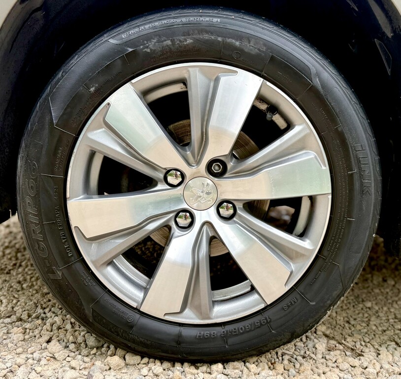Peugeot 2008 1.2 Vti Puretech Active Suv Euro AJ64OLV #4