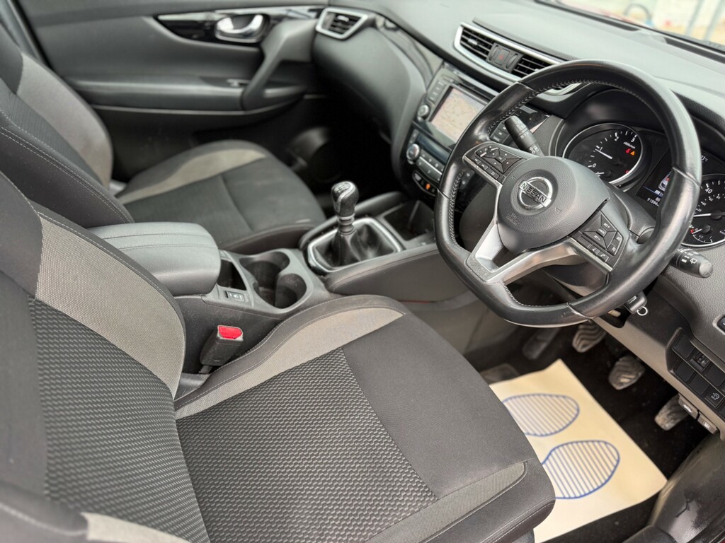 Nissan Qashqai 1.5 Dci Acenta Premium Suv Euro WG19MUP Red #3