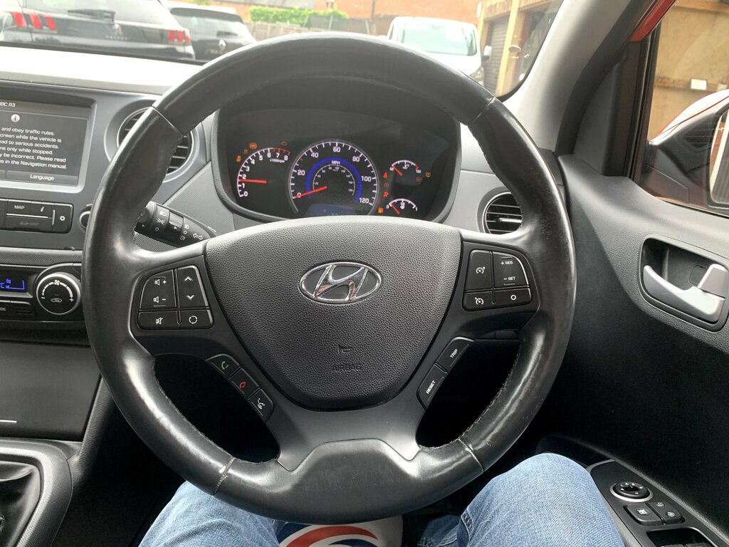 Hyundai I10 Red #16