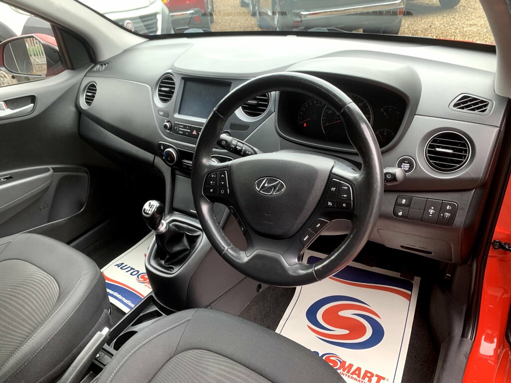 Hyundai I10 Red #9