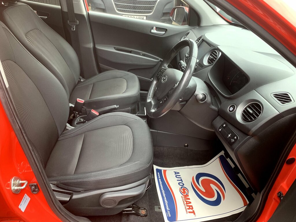 Hyundai I10 Red #8