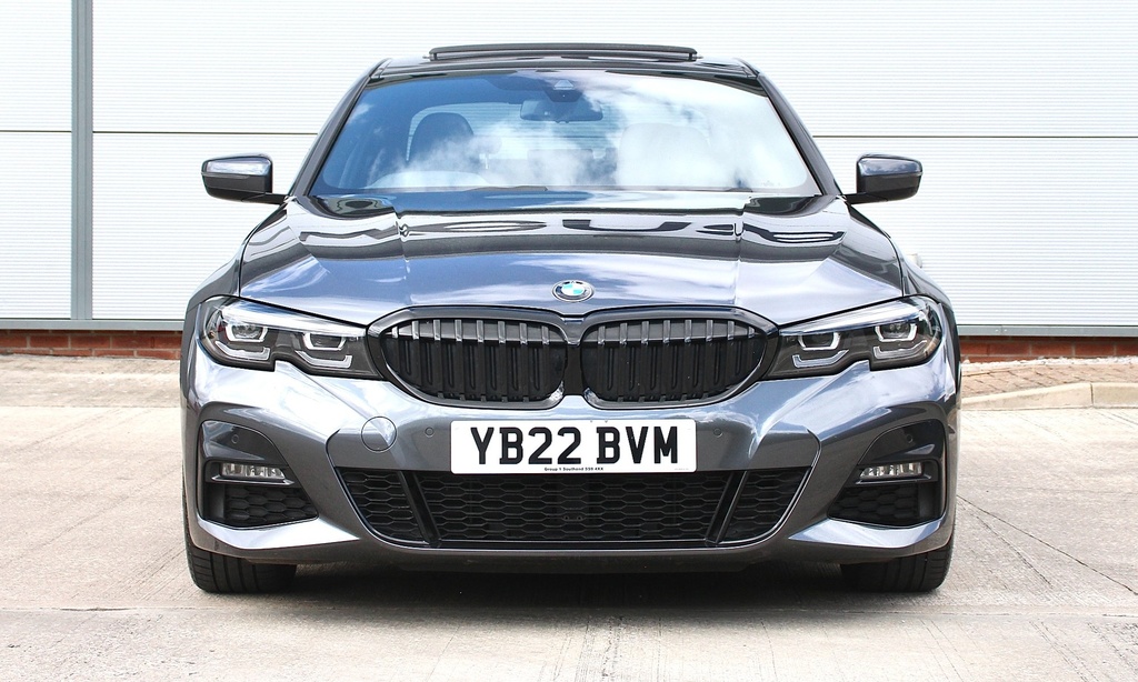 BMW 3 Series Automatic YB22BVM Grey #3