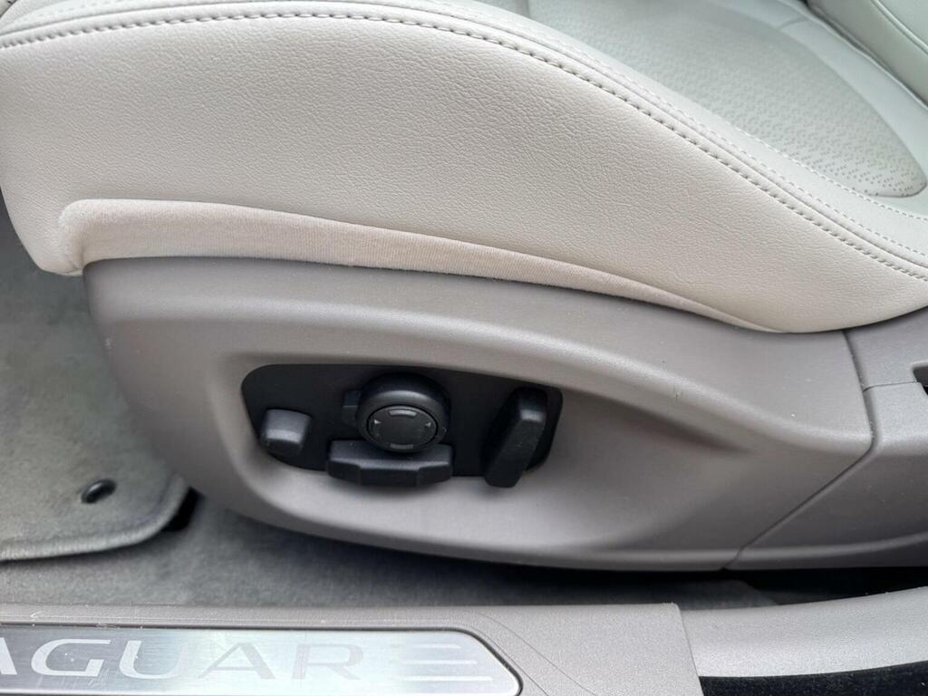 Jaguar XE 2.0D Se Euro 6 Ss White #121