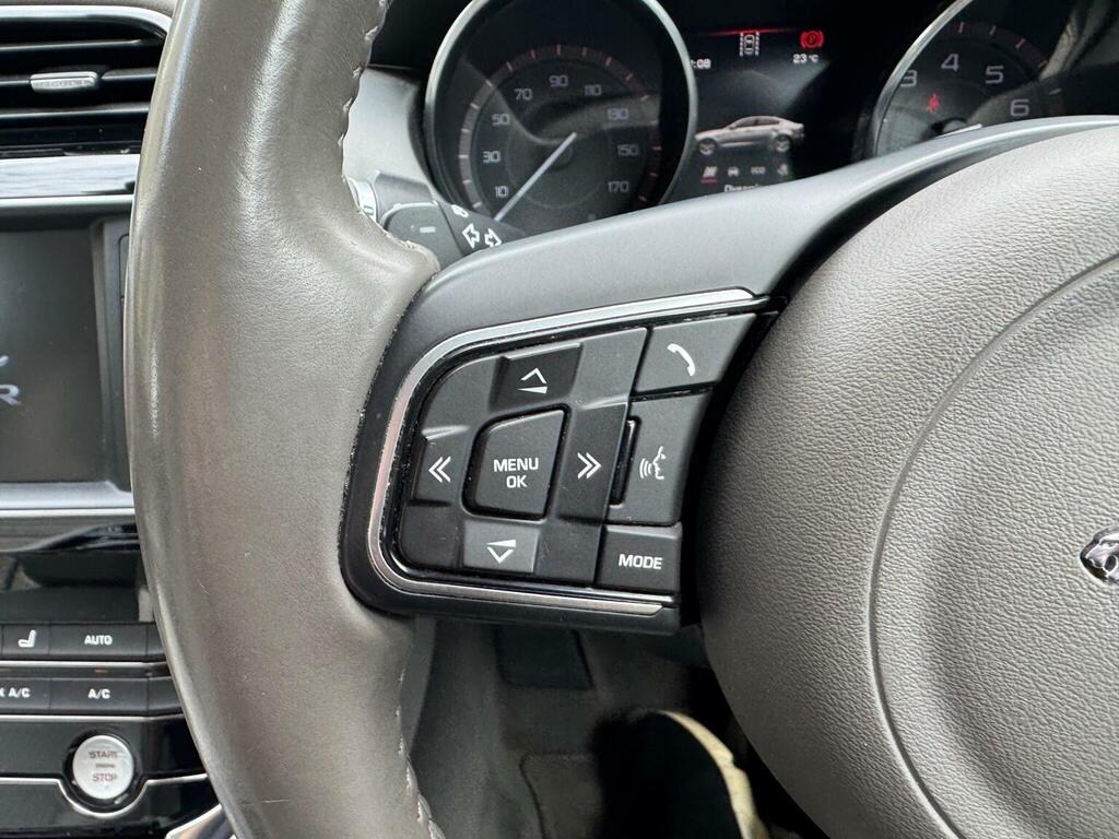 Jaguar XE 2.0D Se Euro 6 Ss White #128