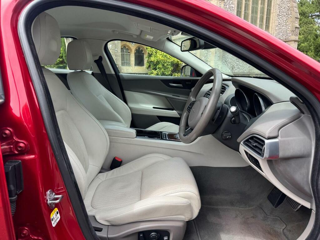 Jaguar XE 2.0D Se Euro 6 Ss White #114