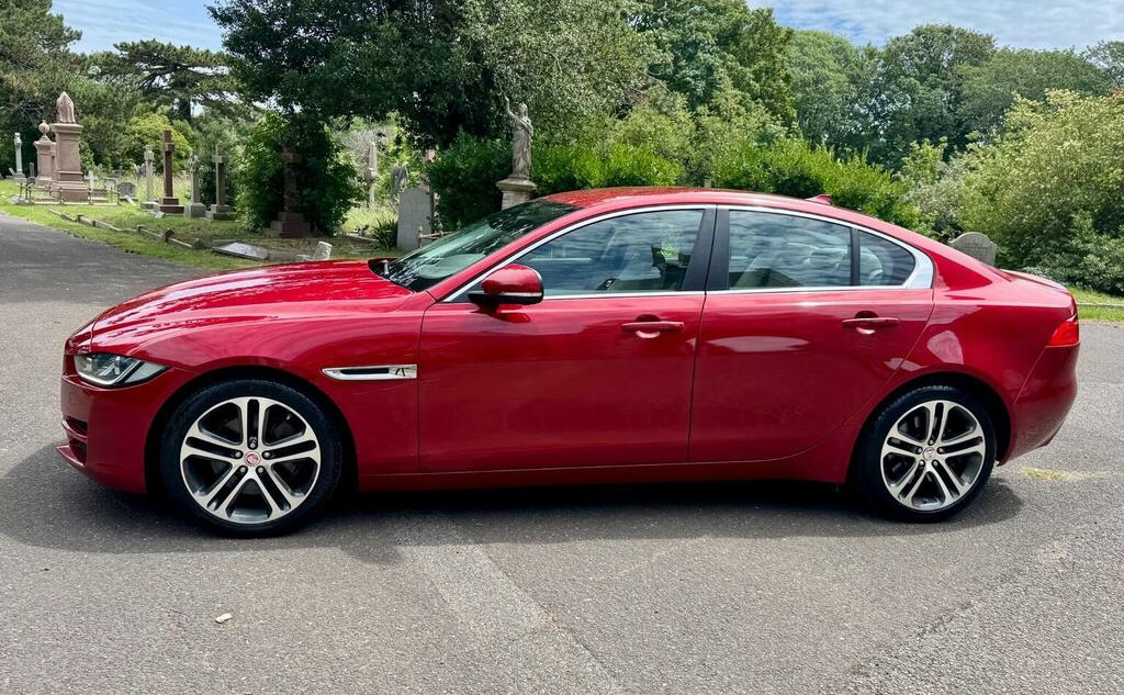Jaguar XE 2.0D Se Euro 6 Ss White #100