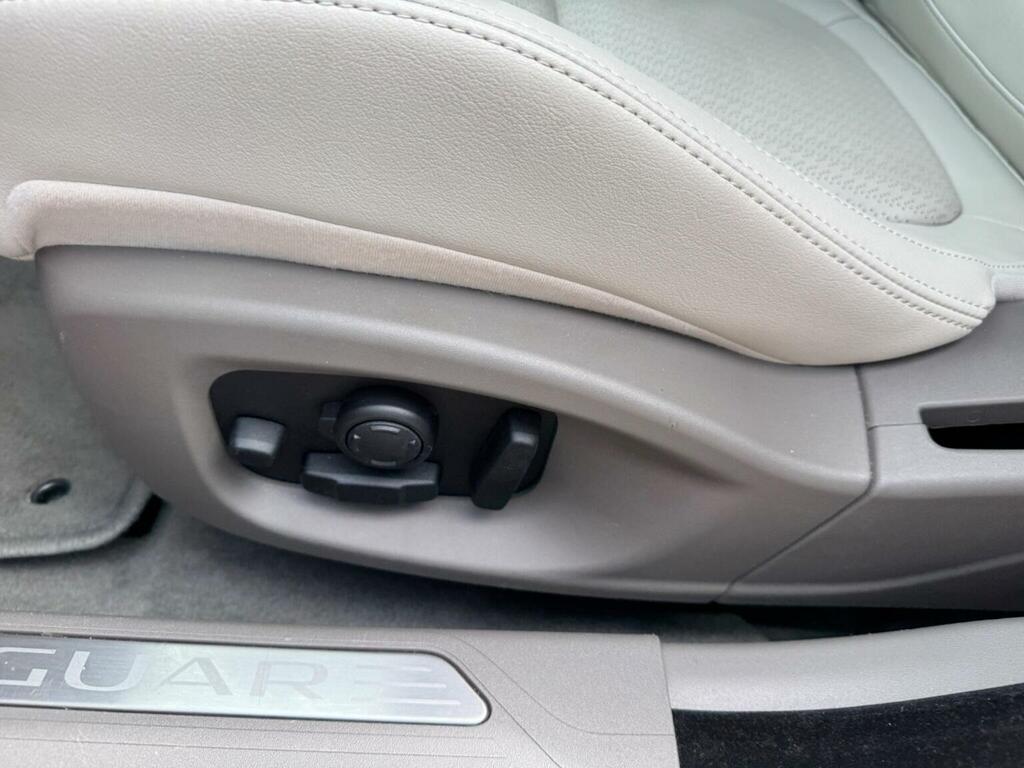 Jaguar XE 2.0D Se Euro 6 Ss White #120