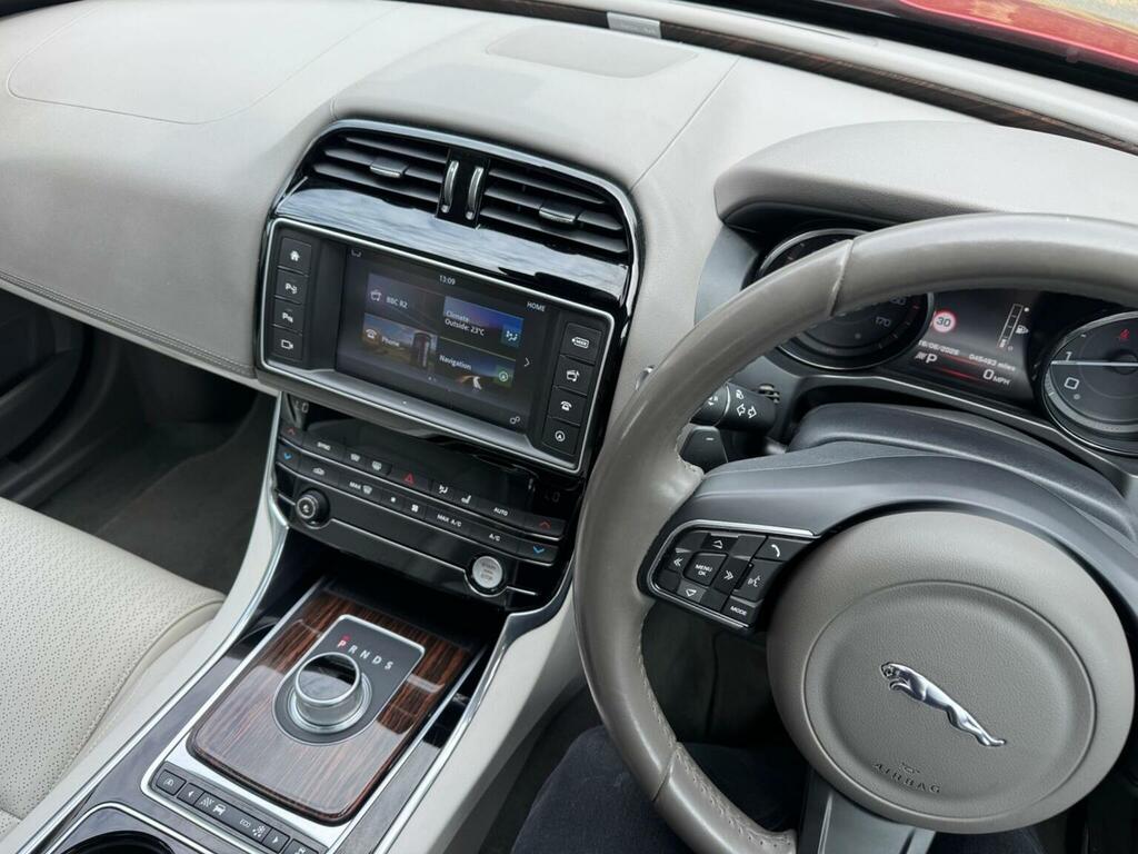 Jaguar XE 2.0D Se Euro 6 Ss White #59