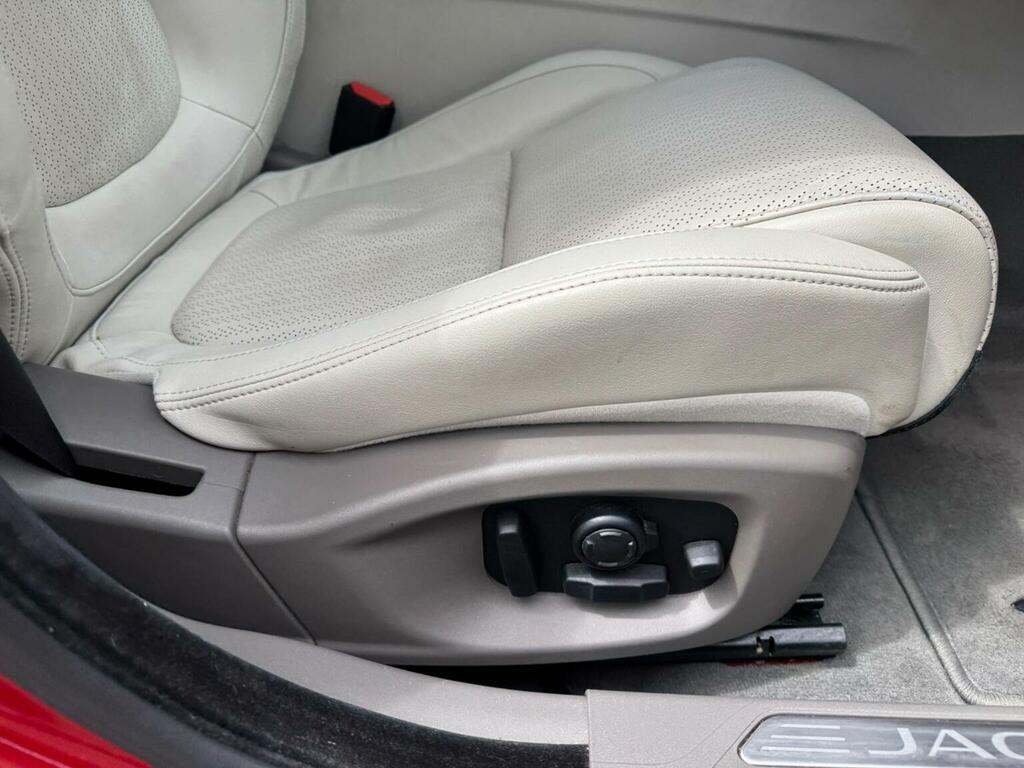 Jaguar XE 2.0D Se Euro 6 Ss White #175