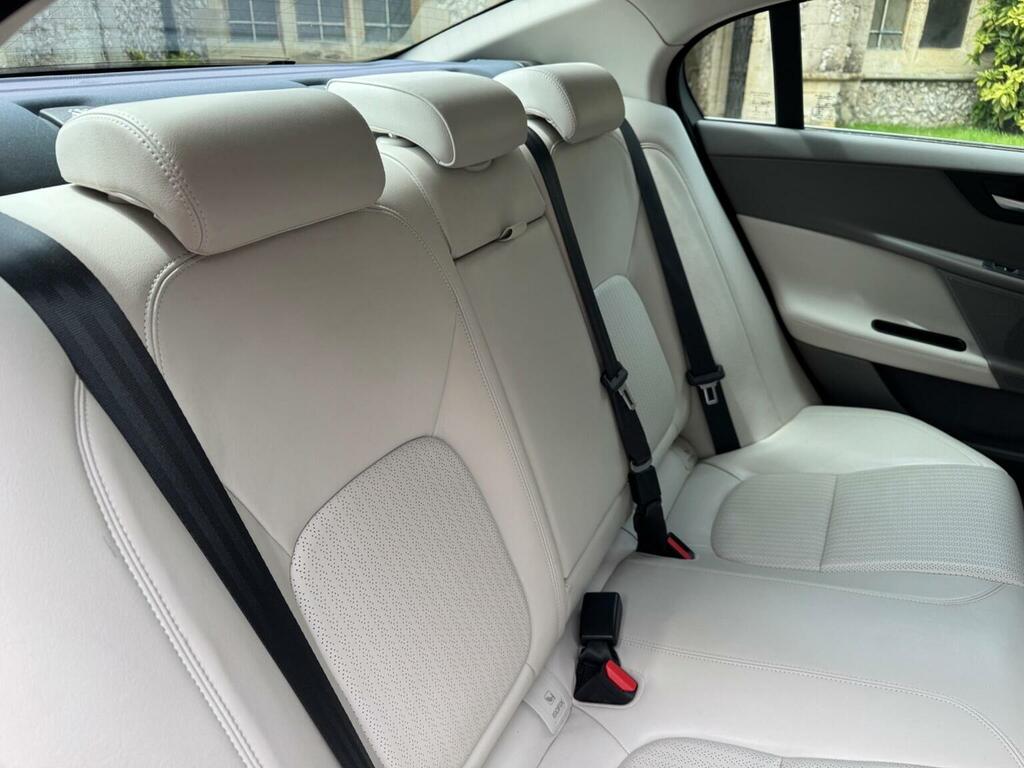 Jaguar XE 2.0D Se Euro 6 Ss White #29