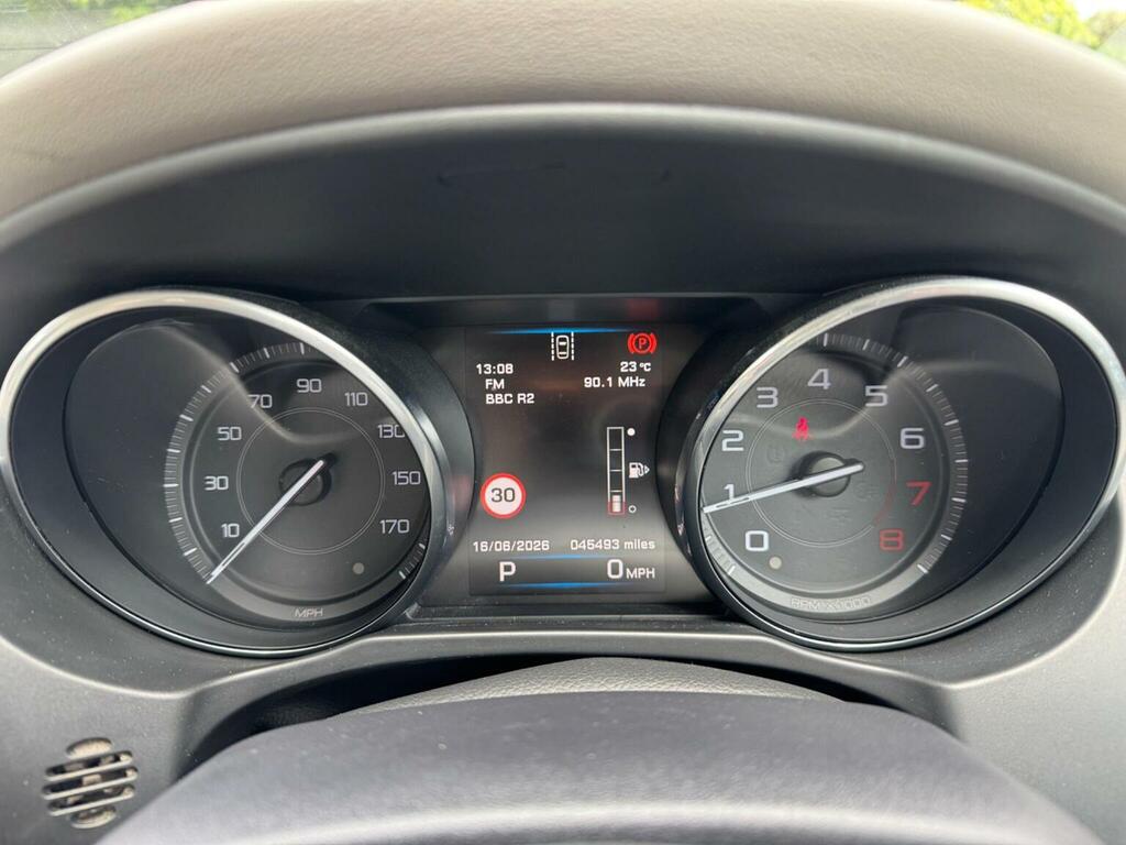 Jaguar XE 2.0D Se Euro 6 Ss White #153